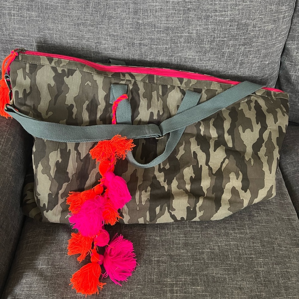 Camel Threads weekender duffle